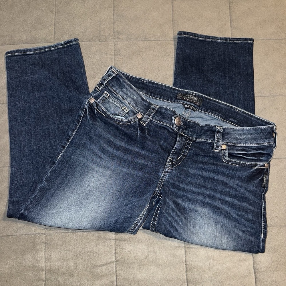 Y2K Silver Jeans Tuesday Low Rise Capri Jeans Denim Women's Size 32 22.5 In
